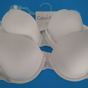 New Calvin Klein Bra Set of 2 Size 34C